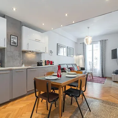 Cosy 2 Bdrs Near Garibaldi - Old Town - Harbor Apartment *